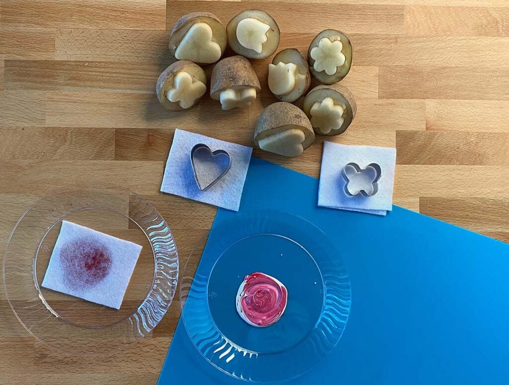Paint mixing for DIY Felt stamp pad